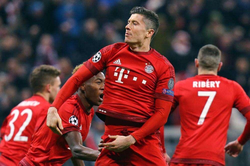 Germania, oggi torna la Bundesliga. Lewandoski rincorre Immobile...