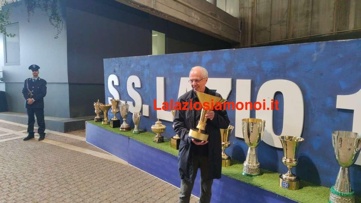 Lazio - Roma, Eriksson: “Interessantissimo derby”. Poi posa con… - VIDEO&FOTO