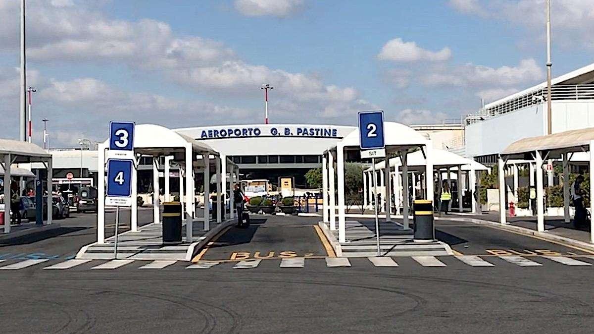 Italia, Pasqua in zona rossa ma è consentito viaggiare all'estero: i dettagli
