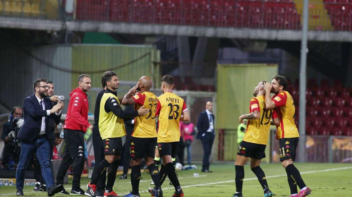 Serie A, nuovo caso di coronavirus: positivo un calciatore del Benevento