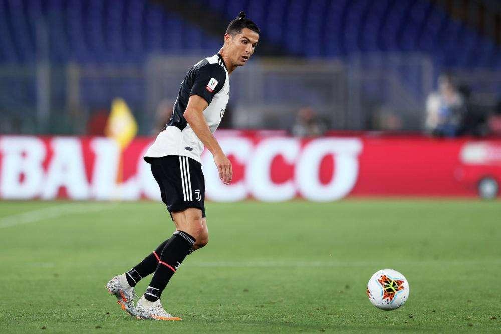 Ronaldo, dalla Lazio al Napoli: il record negativo fa il giro del mondo