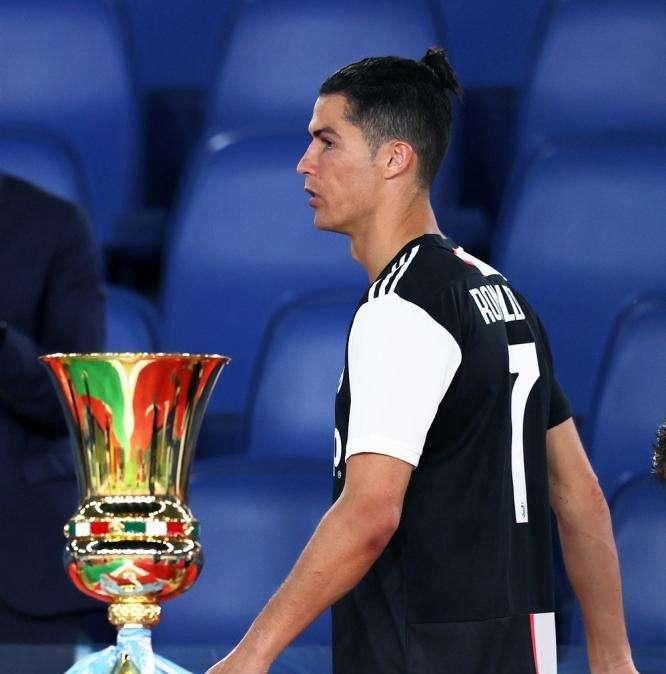 Ronaldo, la sorella risponde alle critiche: "Da solo non può fare miracoli"