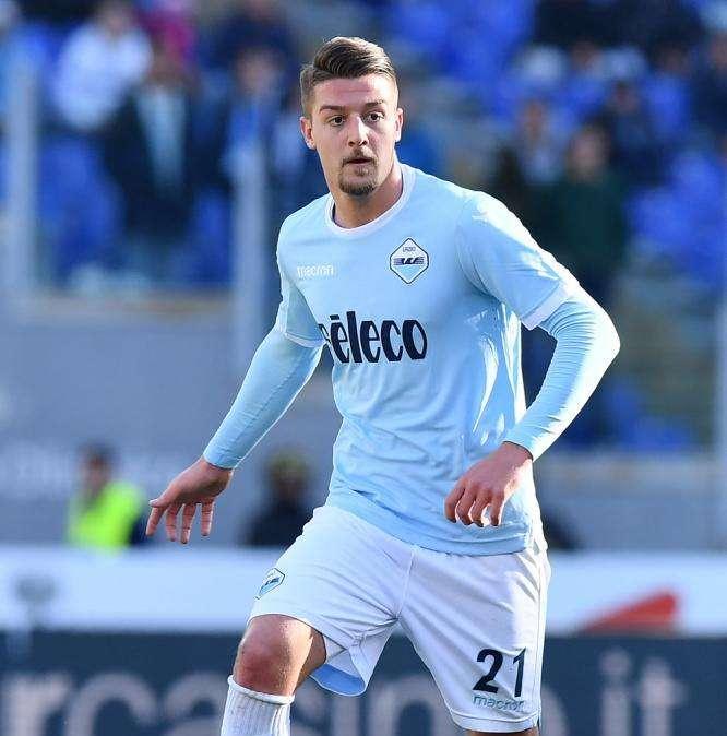 Milinkovic a Torino, gli juventini si scatenano. Ma i laziali rispondono: "Non vi illudete..."