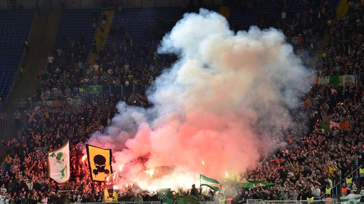 Scozia, tifosi del Celtic contro la Corona Inglese: il vergognoso gesto sugli spalti