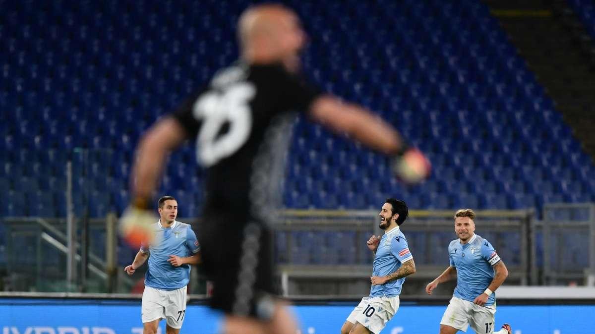 Derby, la Lazio balla il flamenco: l'esultanza negli spogliatoi di Reina e Luis Alberto - FT