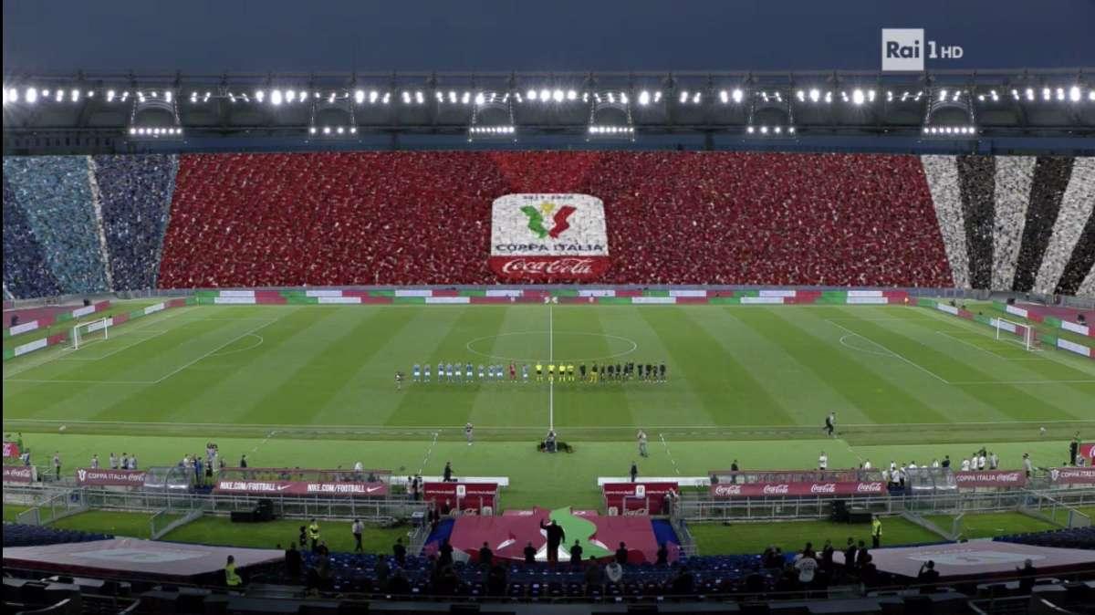Napoli-Juventus, il pubblico virtuale scatena i social: "Sembra FIFA '98"