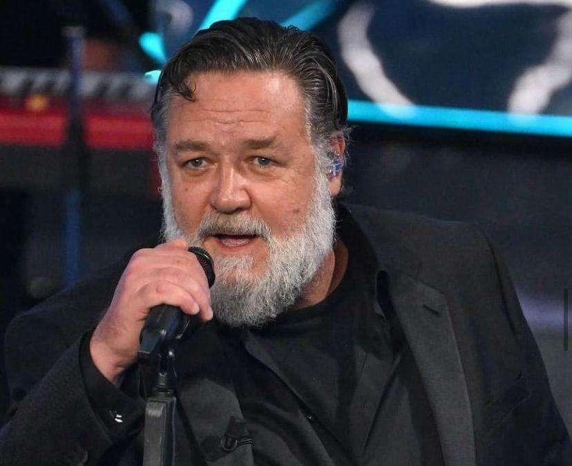 Lazio, Russell Crowe fa impazzire i tifosi a Sanremo: “Sono Laziale!” - VIDEO