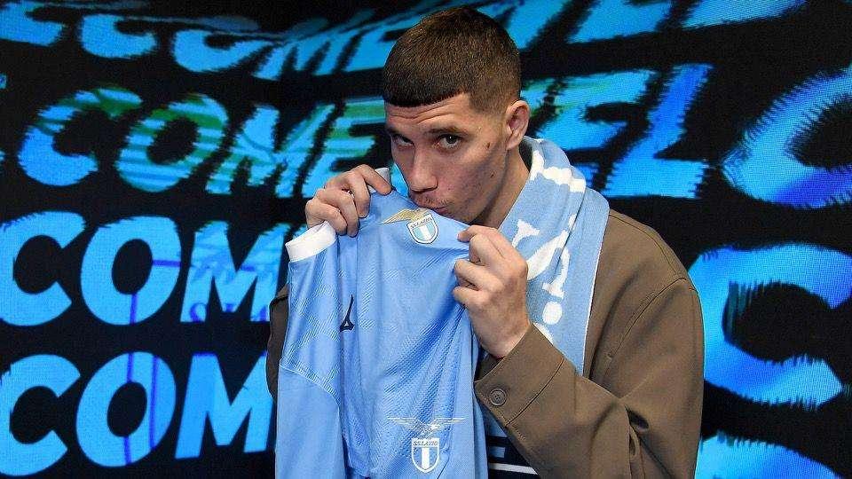 Lazio, Ratkov e il primo scatto al Fersini con la famiglia - FOTO