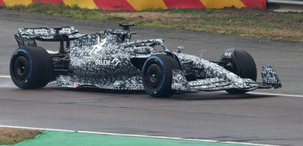 F1 | Alfa Romeo in pista con Bottas: la 2022 con la "mimetica"!