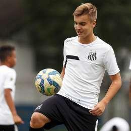 Calciomercato Lazio, nuovo tentativo per Cipriano: Tare lo segue da un anno