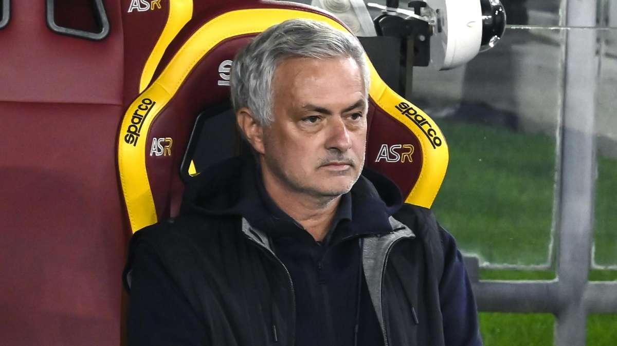 Roma, i dubbi di Mourinho: Pellegrini ci prova, in attacco c'è Dybala. E Cristante...