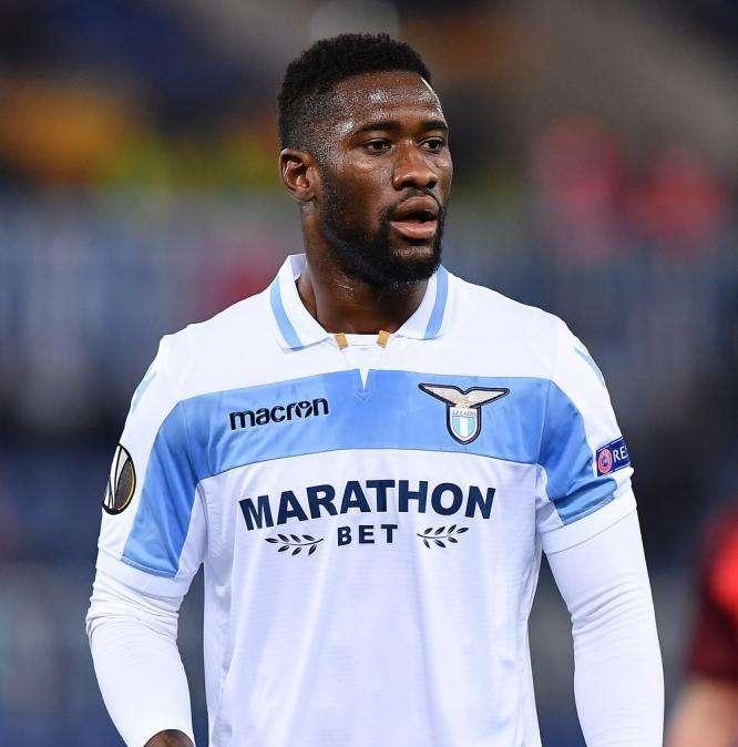 Calciomercato Lazio, difesa piena ma in evoluzione: se uscisse Bastos...