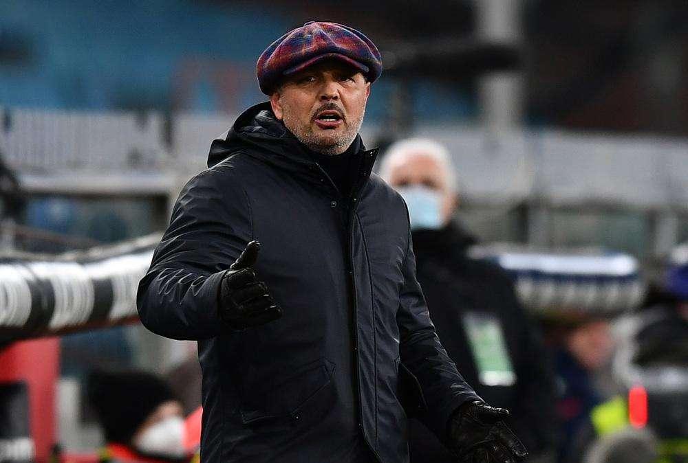 Mihajlovic: “Perché si segna poco su punizione? Nessuno si ferma a calciare dopo gli allenamenti...”