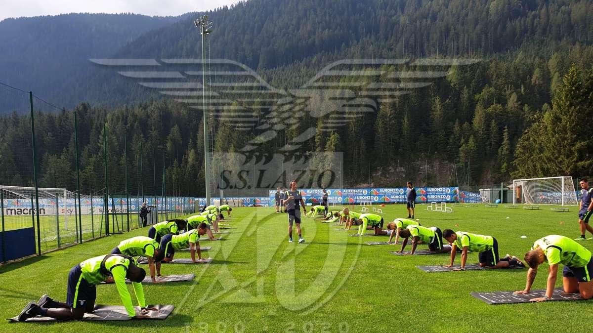 AURONZO GIORNO 8 - Lazio, iniziano le prove tattiche anti-Padova: Escalante verso la conferma