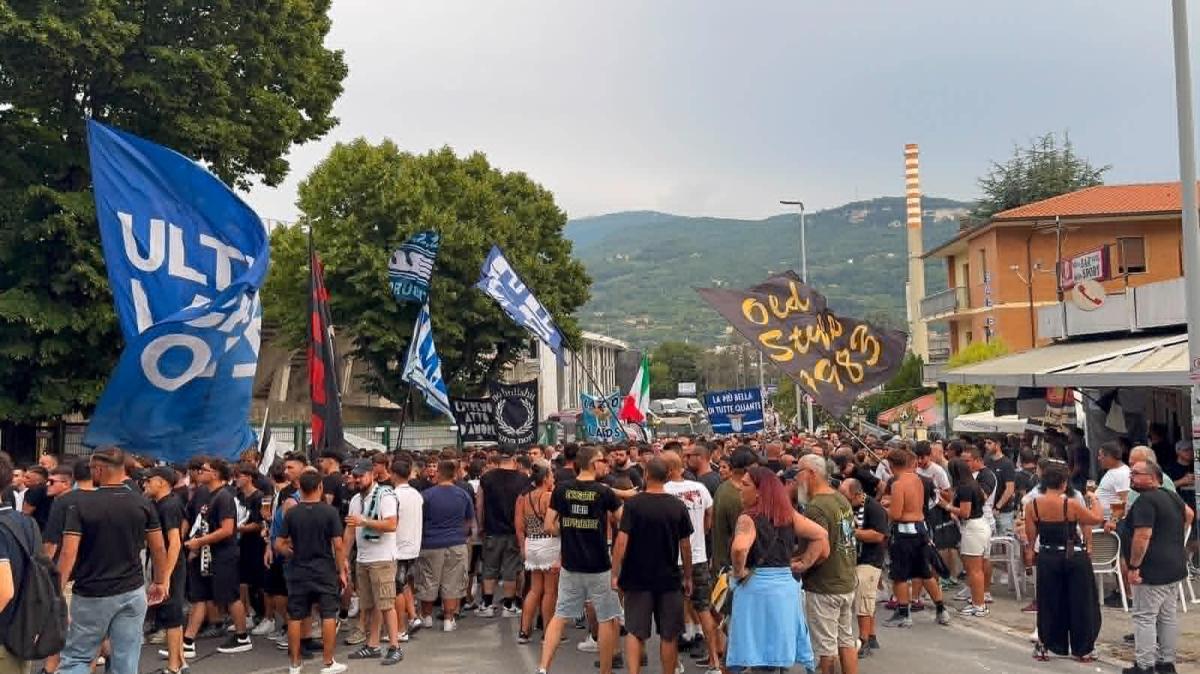 Lazio | Tra contestazione alla società e sostegno alla squadra: ad Ascoli il primo esodo