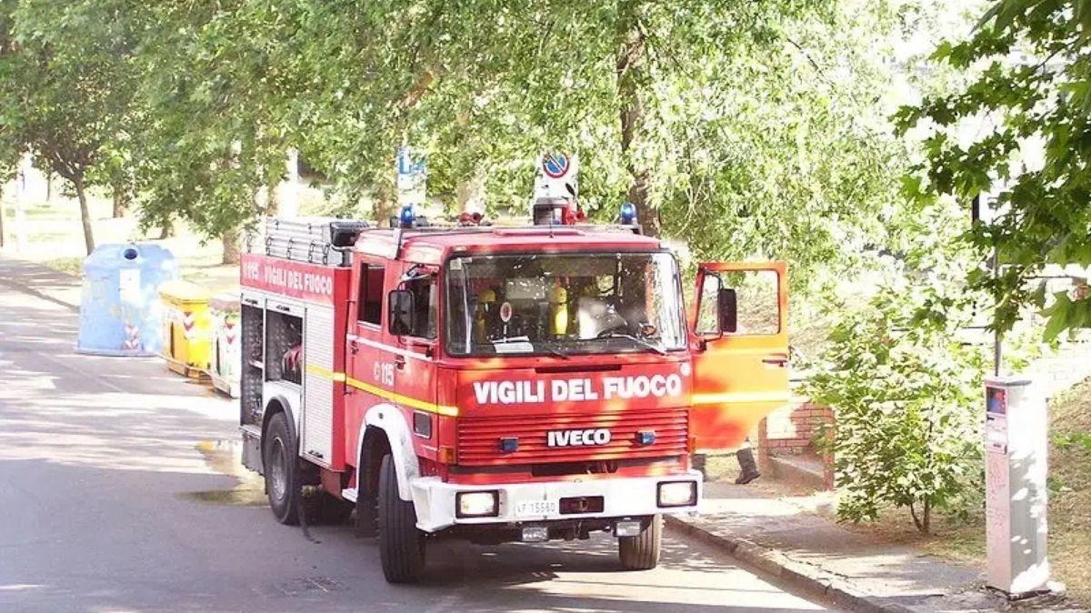 NEWS | Roma, crolla il solaio di una palazzina: estratte vive quattro persone