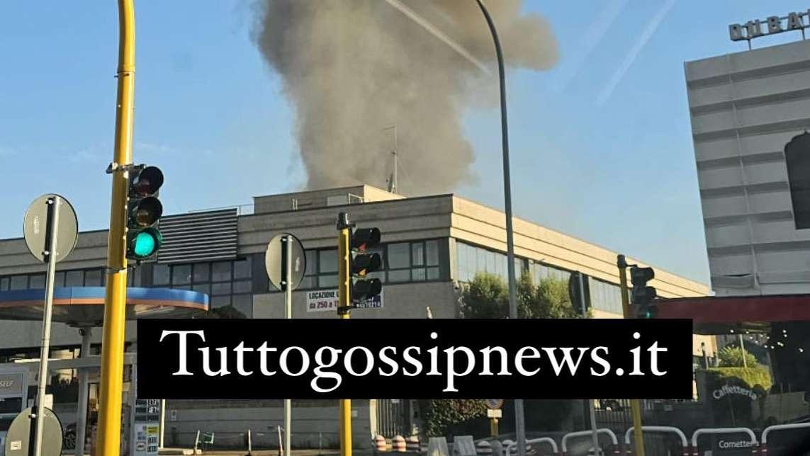 Paura a Roma, scoppiato un incendio a ridosso di via Tiburtina: intervenuti i vigili del fuoco