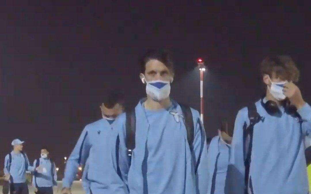 Lazio, tempo di vigilia: la squadra atterra a Verona! - VIDEO