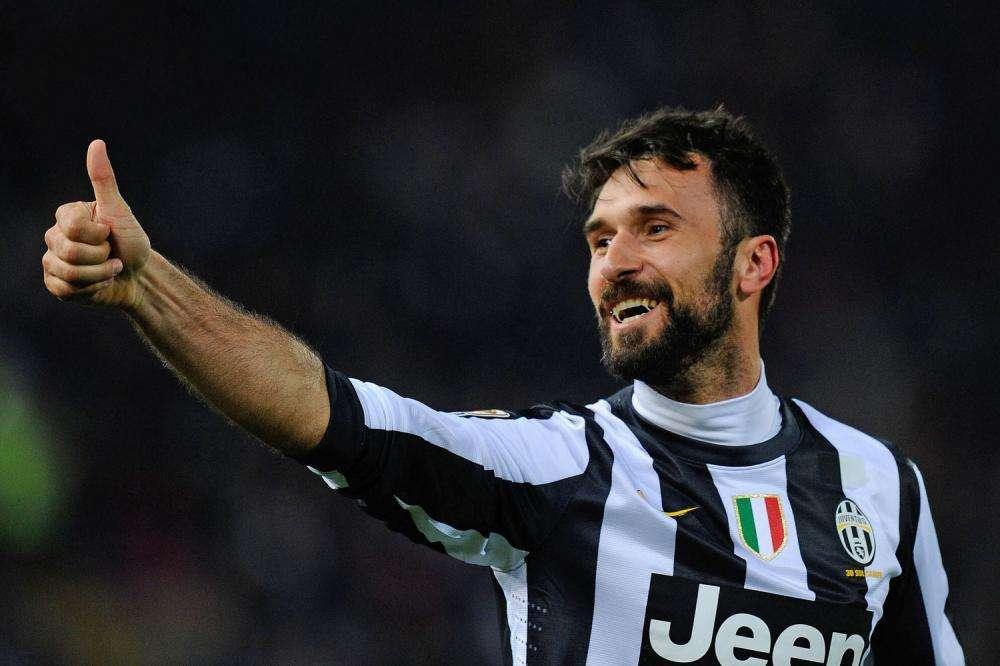 Vucinic: “La Roma la spunterà sulla Lazio. Per lo Scudetto corsa a due…”