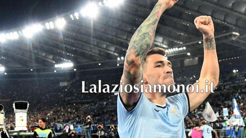 Lazio, Romagnoli si dichiara e cita Achille Lauro: "Amore mio veramente" - FOTO
