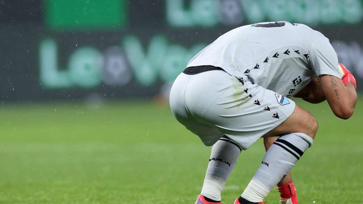 Lazio, Reina mostra la ferita e si infuria: "La prossima volta..." - FOTO