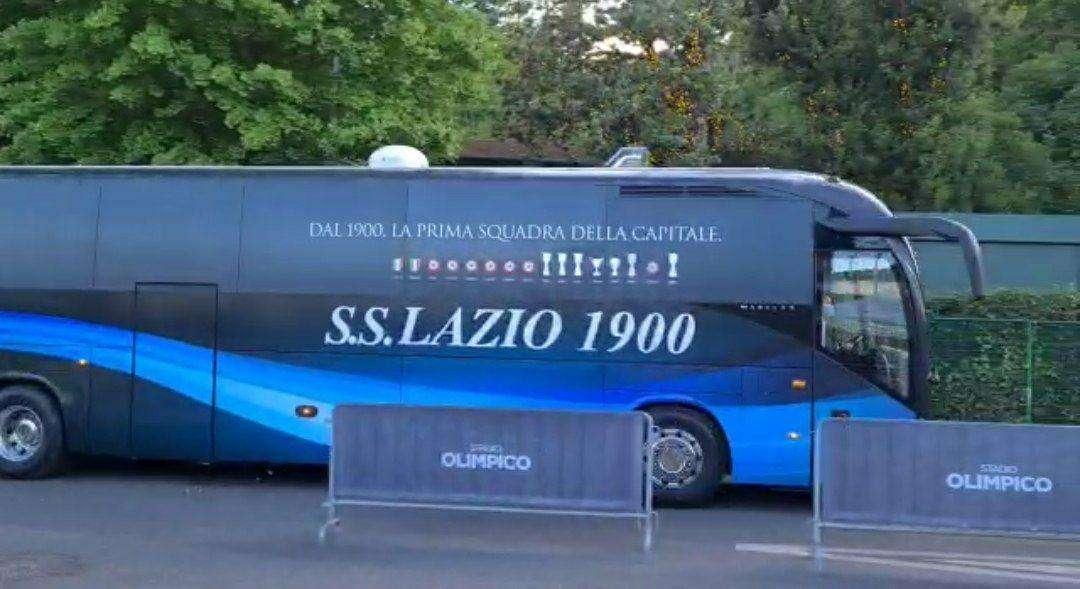 Roma - Lazio, all'Olimpico arriva il pullman biancoceleste! - VIDEO