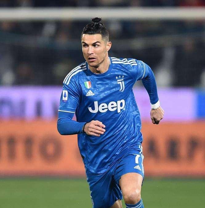 Juventus, CR7 si allena nello stadio di Madeira. Le autorità portoghesi: "Nessun privilegio"