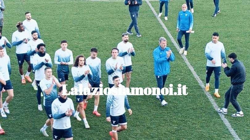 RIVIVI IL LIVE - Lazio, bagno d'amore pre-derby: l'allenamento davanti ai tifosi