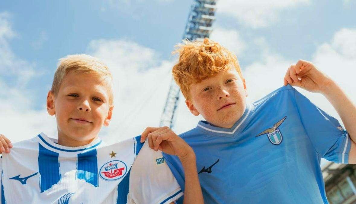 Hansa Rostock, maglia speciale per il match con la Lazio: i dettagli 