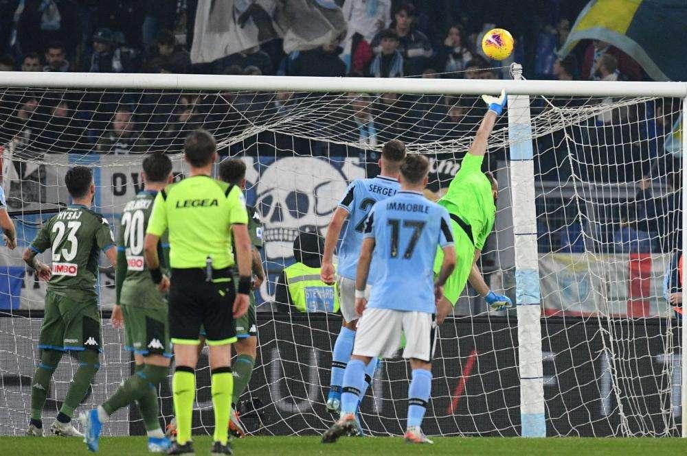 Lazio - Napoli, le pagelle dei quotidiani: Strakosha e Immobile sugli scudi