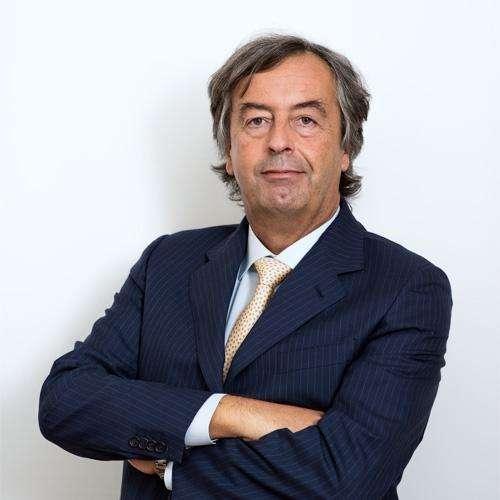 Lazio - Roma, lo sfottò sui social di Roberto Burioni