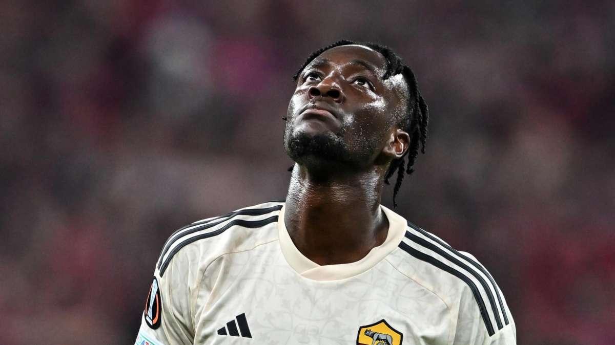 Roma, altro infortunio per Abraham: le ultime da Trigoria