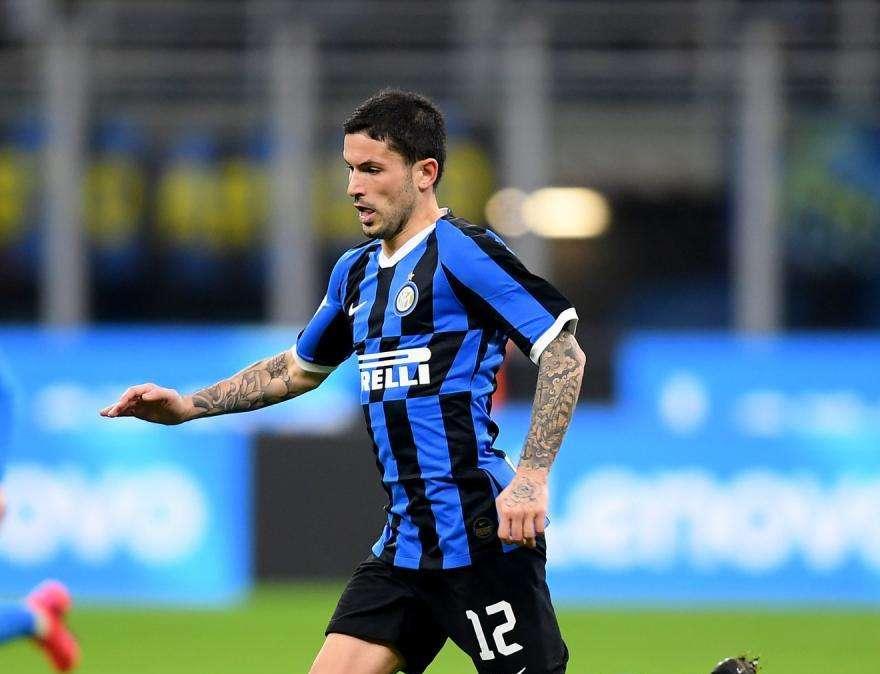 Inter, trauma contusivo al piede per Sensi: salterà il big match con la Lazio