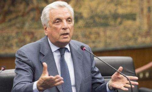 Razzismo, Diaconale: "Va condannato ma basta col doppiopesismo tra Roma e Lazio"