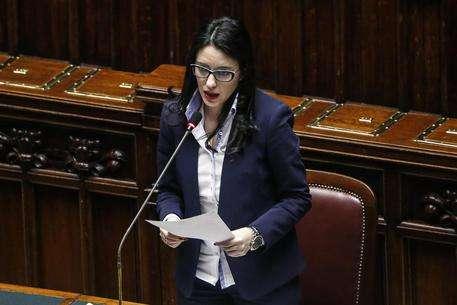 Scuola, Azzolina: "L'anno è salvo. Maturità con sei commissari interni"