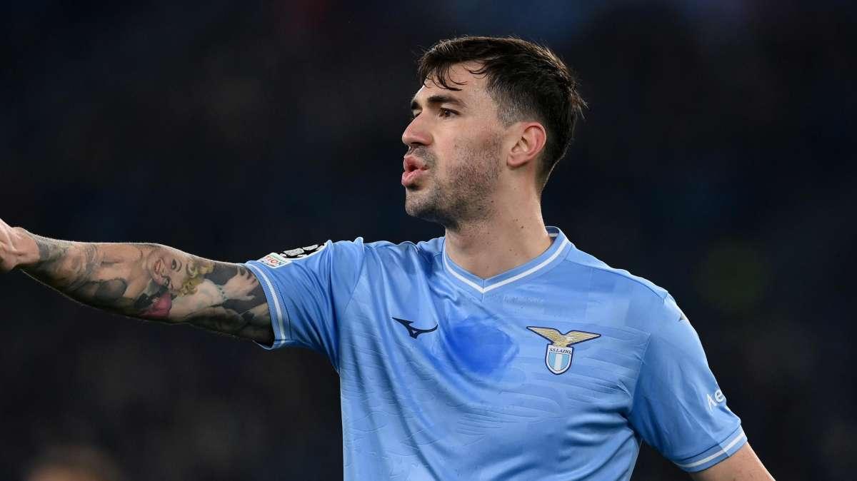 Lazio in ritiro, i giocatori non l'hanno presa bene: Romagnoli una furia e con Sarri...