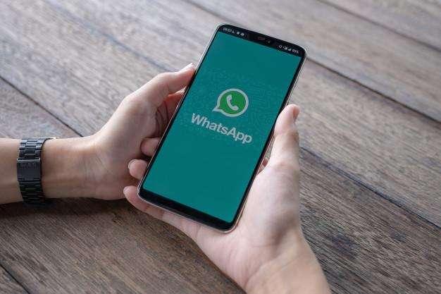 Coronavirus / WhatsApp limita gli inoltri e le catene: lotta alle fake news