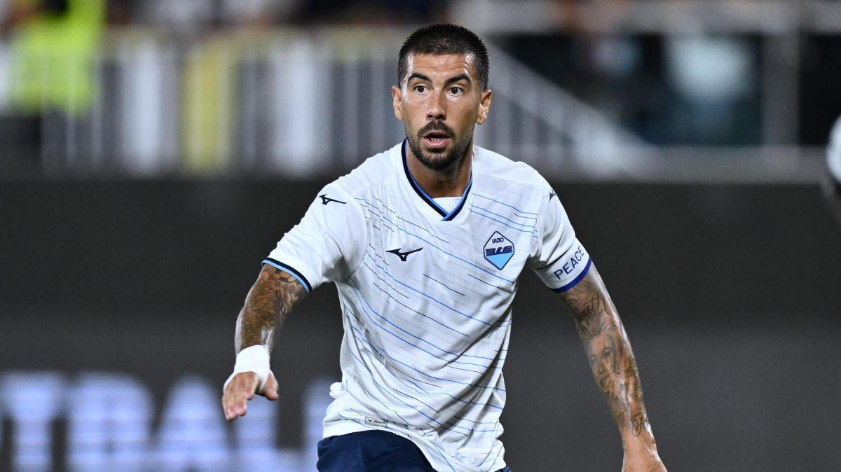Ascoli - Lazio, Alagna esce in barella: il gesto di Zaccagni per l'avversario