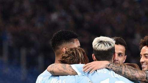La furia degli altri laziali non basta: Benevento asfaltato, la Lazio torna a volare 