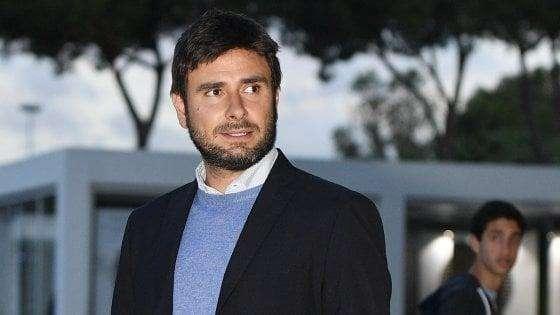 Politica / Di Battista ne ha per tutti: da Salvini a Di Maio, fino al Pd e Renzi