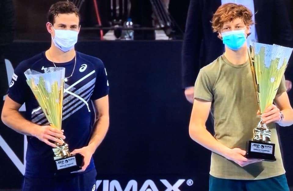 Tennis, favola Sinner: a Sofia diventa il più giovane italiano a vincere il torneo Atp