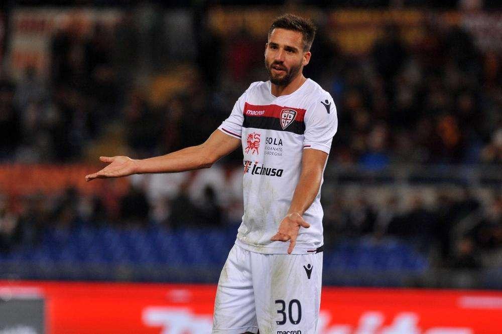 Cagliari, che botta: lesione del legamento crociato per Pavoletti
