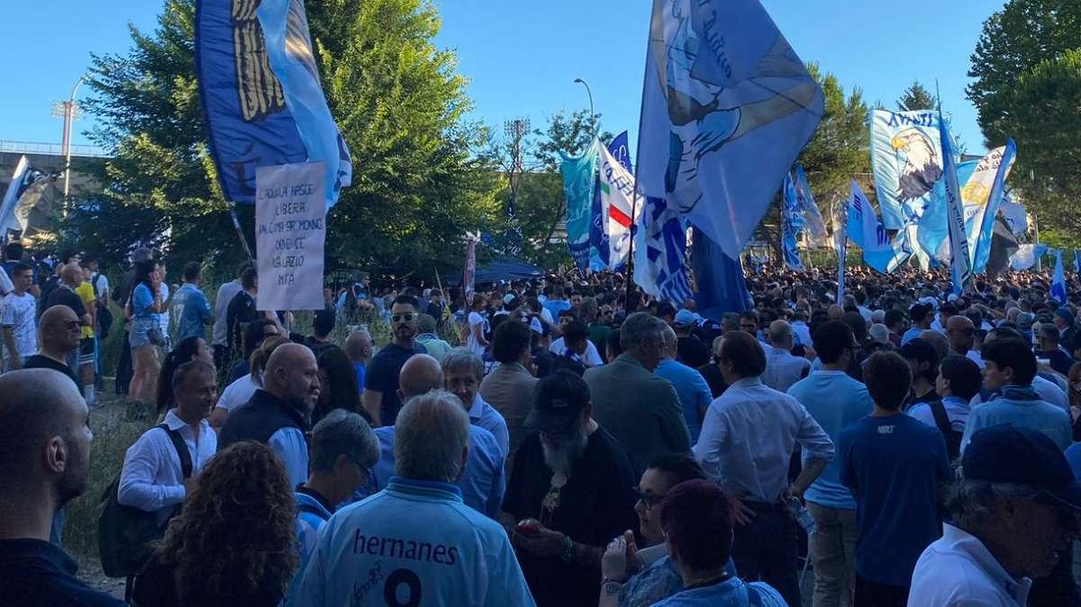 Lazio, il tifo organizzato annuncia: "Scendiamo ancora in piazza per protestare"