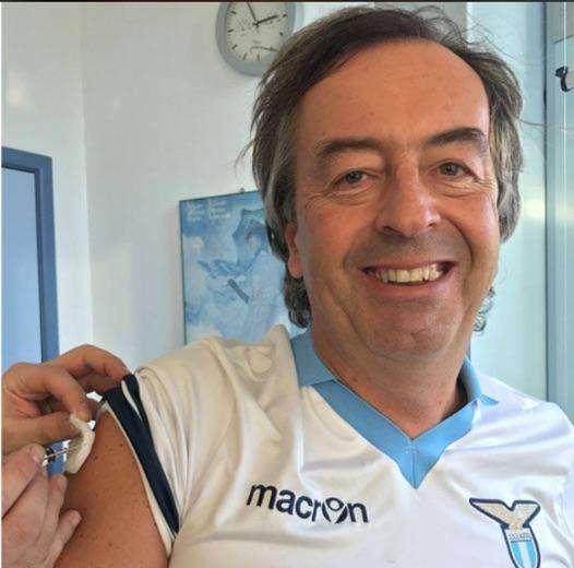 Lazio, Burioni: "Fino al vaccino non parlo di calcio". Ma la foto non lascia dubbi... - FT