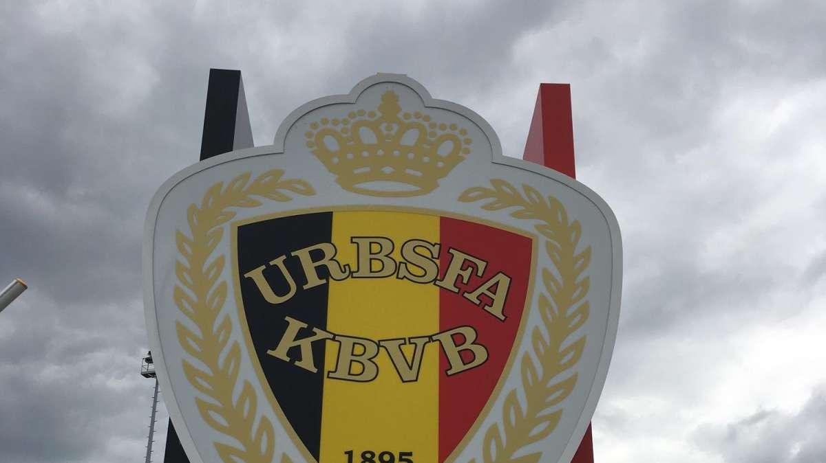 Belgio, organizzò una festa in casa con 14 persone: calciatore arrestato 