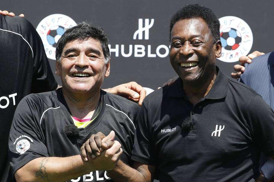 Morte Maradona, il saluto di Pelé: "Un giorno giocheremo insieme"
