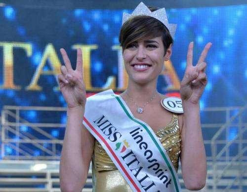 Lazio, l'ex Miss Italia Alice Sabatini: "Mio nonno è da sempre un tifoso sfegatato"