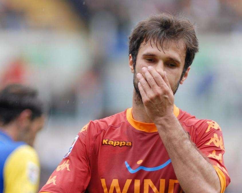 Vucinic, guai col fisco: sequestrati 5,8 milioni all'ex attaccante della Roma