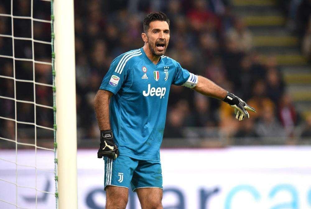 Strakosha e Felipe Anderson si rivolgono a Buffon: "Meritavi un addio diverso. Sei sempre il migliore!"