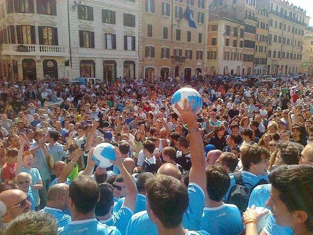 Presentate le maglie per la stagione 2011/2012, si ritorna al passato con la mente agli eroi del '74 ma con un tributo alla prima squadra della Capitale- PHOTOGALLERY